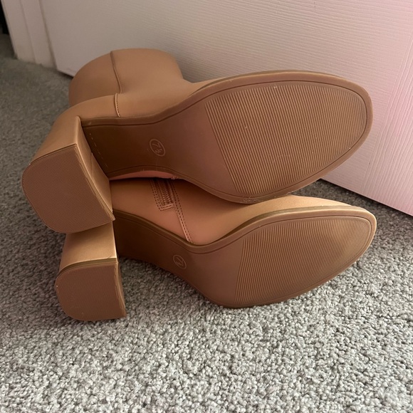 Women’s Heeled Booties - Picture 5 of 5